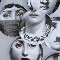 Assiette en céramique pour décoration murale de salon, motif visage humain, idéale pour la maison et comme présentoir à bijoux de bureau, disponible en import.