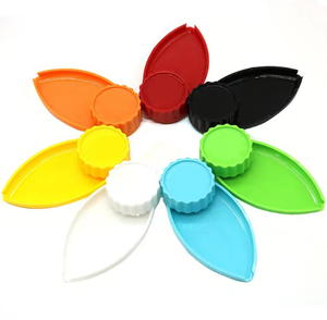 Mini macinini manuali in plastica a forma di barca per tabacco - Product Image 3