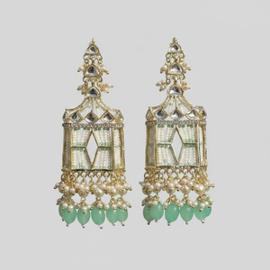 Pendientes colgantes de perlas y piedra Kundan chapados en oro, joyería elegante de perlas - Product Image 2