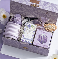 Coffret Cadeau Spa Floral Violet Lavande Vintage Élégant Wisteria – Tasse en Céramique, Savon Parfumé, Thé Oolong, Serviette Ours, Ensemble de Bain de Luxe