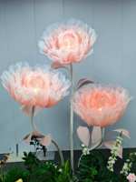 Lussuoso e Romantico Sfondo Scenografico con Fiori Giganti in Organza per Ingresso Matrimonio, Decorazione per Banchetti di Fidanzamento, Vetrine di Negozi