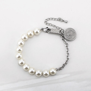 สร้อยข้อมือมุก โซ่มุกทรงกลม ไทเทเนียมสตีล สวมใส่ได้ทุกวัน - Product Image 1