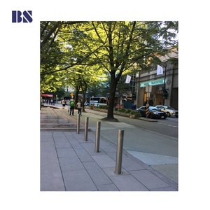 모바일 교통 장벽 주차 볼라드 316 스테인리스 스틸 수동 탈착식 키 잠금 다이아몬드 등급 반사 IP67 등급 도로용 - Product Image 2