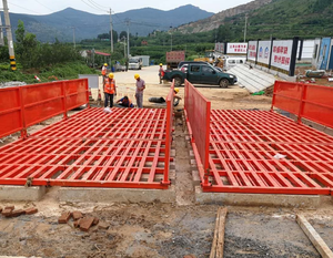 Plateforme de lavage automatique de pneus de camions lourds pour chantier de construction avec turbine de lavage automatique de véhicules et élimination de la boue - Product Image 2