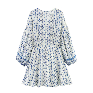 ZATRHMBM, ropa de mujer de primavera y otoño, novedad de 2025, vestido estampado de línea dorada, minivestido informal Retro con cuello en V para mujer - Product Image 2