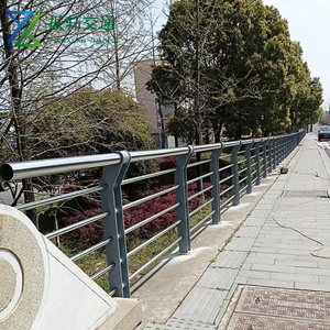 Barriera di traffico elevata Anti-collisione recinzione per ponte Guardrail fiume terrapieno isolamento protezione del paesaggio di sicurezza - Product Image 6