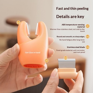 Sbucciatore d'aglio e raschiatore di zenzero 2-in-1 a forma di pinza di granchio con retro magnetico, utensile da cucina ergonomico multifunzione - Product Image 2