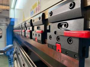 DA69S Vollautomatische 6+1-Achsen Hydraulische <span class=keywords><strong>CNC</strong></span>-Abkantpresse für Edelstahlblech-Biegearbeiten - Product Image 5