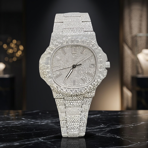 Reloj de Diamantes Moissanite Oud con Esfera Cuadrada de Acero Inoxidable y Cristal de Primera Calidad para Fiestas - Precio Competitivo en India - Product Image 3