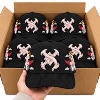 Casquette de baseball noire personnalisée avec lettres abstraites brodées, patch dessin animé, détails en strass, visière incurvée, style streetwear, vente en gros OEM