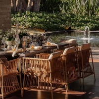 Ensemble de tables et de chaises de salle à manger pour banquet de mariage en plein air, meubles de restaurant occidental, de cafétéria commerciale, de luxe, de conception haut de gamme, en gros