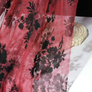 Tissu en tulle de maille de polyester floqué floral <span class=keywords><strong>personnalisé</strong></span>, texture légère et transparente pour vêtements féminins, jupes, lingerie et décoration - Product Image 1