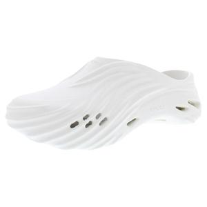 รองเท้า Crocs Echo Wave Clog สำหรับทุกเพศ สีชอล์ก น้ำหนักเบา สวมใส่สบาย - Product Image 1