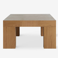 Table basse rectangulaire moderne en chêne, table basse en bois massif avec pieds découpés en arche, table centrale sculpturale en bois pour salon