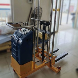 รถยกกึ่งไฟฟ้าแบบยกซ้อน รับน้ำหนัก 150 กก. ยกสูงสุด 1760 มม. แบบใช้แรงผลัก สำหรับงานขนย้ายวัสดุ - Product Image 2