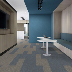 Dalles de moquette commerciales modulaires de haute qualité pour bureaux, ignifuges, en PP PVC, modernes, rayées, amorties, à boucles, antidérapantes - Product Image 4