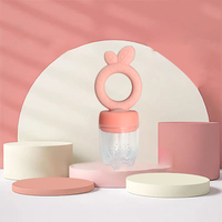 Logo personnalisé de l'usine de grignoteuse d'aliments frais pour tout-petits en silicone pour bébé avec tétine pour fruits