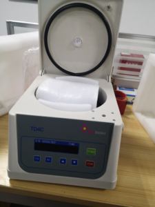 צנטריפוגה קלינית ניידת במהירות גבוהה <span class=keywords><strong>12</strong></span> צינורות מכשיר מעבדה למכשיר רפואי - Product Image 6