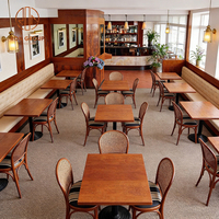 Mid-Century Bugholzrahmen Rattanstuhl Ledersofa Sitzgruppe Metalltisch Holztisch für Café Restaurant Kaffeehaus Hotel Möbel