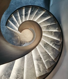 Escalier flottant incurvé extérieur <span class=keywords><strong>de</strong></span> conception moderne et luxueuse pour <span class=keywords><strong>villa</strong></span>, avec garde-corps en verre sans cadre, marches en bois massif et structure en acier - Product Image 6