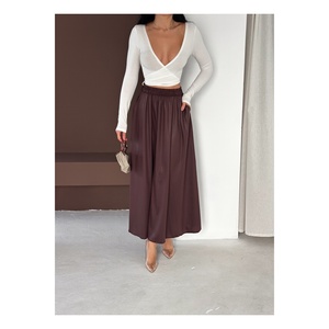 Jupe longue évasée pour femme avec taille élastique et poches, longueur 95 cm, en tissu laqué brillant, adaptée au hijab - Product Image 5
