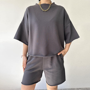 Conjunto de Top y Shorts para Mujer de Marca Privada, Cuello Redondo, Manga Corta, Corte Holgado, Estilo Casual Urbano, Logotipo por Transferencia Térmica, Poliéster - Product Image 6
