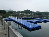 Pont flottant modulaire double en HDPE antidérapant à haute flottabilité pour ponton, quai flottant, passerelle, marina