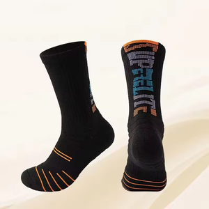 Chaussettes de basketball haut de gamme personnalisées avec logo, qualité supérieure, pour athlètes, course à pied, vente en gros - Product Image 3