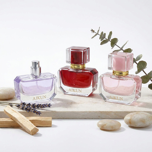 Aikun - Set de Regalo de Perfume de 100 ml con Logotipo Personalizado en Lámina Dorada sobre Vidrio de Diamante, Aroma Duradero, Bajo MOQ, para Marcas Emergentes - Product Image 3