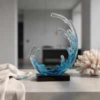Sculpture d'onde en résine transparente bleue, façonnée à la main, inspirée de l'océan, art abstrait et modèle de collection pour la décoration de bureau