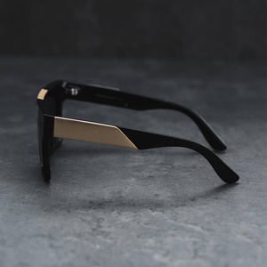 Lmamba 3403 Nuevas Gafas de Sol con Marco Grande Integrado para Hombre y Mujer, Personalidad, Moda Retro, Tendencia, Marco Cuadrado Grande - Product Image 4