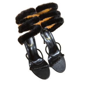 Sandales à talons hauts OEM ODM chic blanches style pompon - Talons hauts tendance avec strass et détails en fourrure - <span class=keywords><strong>Chaussures</strong></span> de soirée accrocheuses - Product Image 3
