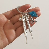 Porte-clés d'alerte médicale pour infirmières, avec pendentifs casquette d'infirmière, masque, injecteur, seringue, cadeau pour la Journée des Infirmières, pour sac de médecin ou voiture