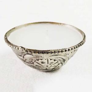 Decoración de vajilla Venta al por mayor Precio bajo Aluminio A precio al por mayor Diseño en relieve Portavelas T-Light - Product Image 1