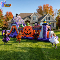 Parcours d'obstacles gonflable commercial d'Halloween avec maison hantée et toboggan citrouille pour location événementielle et parcs d'attractions