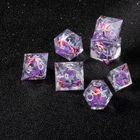 Ensemble de 7 dés polyédriques en résine transparente avec paillettes violettes et étoiles de mer flottantes pour DnD Pathfinder et jeux de table