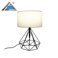 Lampe de table moderne et simple beige E27 avec abat-jour en tissu, économie d'énergie, base en fer, alimentation CA, pour la maison et l'hôtel