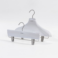Cintre en plastique recouvert de tissu, rembourré, antidérapant, avec crochet métallique et pince à pantalon, 39 cm, pour rangement