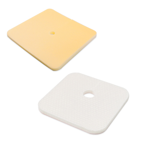 แผ่นฟองน้ำทางการแพทย์ขนาด7ซม. * 10ซม. มีรูสำหรับยึดท่อช่วยหายใจ - Product Image 1