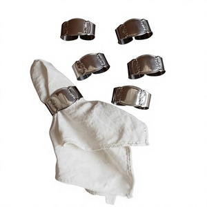 Ensemble de 6 anneaux de serviette en métal poli miroir, designs personnalisables et durables, anneaux de serviette en argent de qualité alimentaire, décoration de vaisselle - Product Image 1