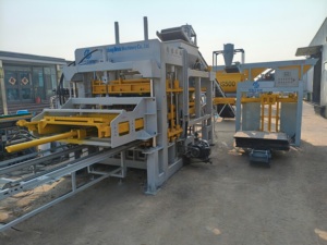 Chine : Offre Spéciale – Usine de Blocs de <span class=keywords><strong>Béton</strong></span> Entièrement Automatique QT10-15 pour Briques Interverrouillées Solides en Cendres Volantes pour la Construction de Jardins - Product Image 5