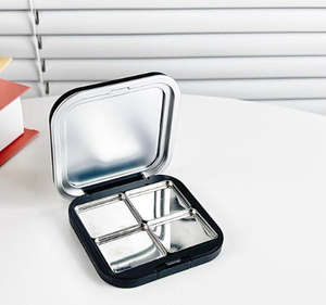 Caja de Maquillaje Personalizada Tamaño L, Autoensamblable, con Bandeja de Absorción Magnética, Cierre de Hebilla, Bandeja Vacía, Cajas de Plástico - Product Image 1