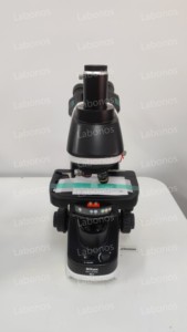 Microscope biologique trinoculaire Ei avec éclairage LED, grossissement 40x-1000x, pour usage en laboratoire - Product Image 2