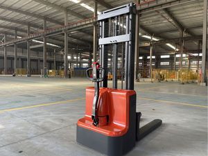 WELIFTRICH Chariot élévateur électrique à prix avantageux, capacité 1500 kg (1,5 tonne), chariot élévateur à batterie, transpalette électrique, hauteur de levage 3 m - Product Image 2