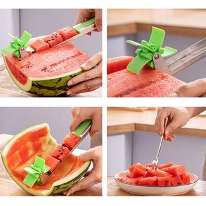 Fruta <span class=keywords><strong>Sandía</strong></span> Melón <span class=keywords><strong>Cubos</strong></span> <span class=keywords><strong>de</strong></span> jugo refrescante Acero inoxidable Cuchillo <span class=keywords><strong>de</strong></span> plástico Rebanador Herramientas Chopper Molino <span class=keywords><strong>de</strong></span> viento Rebanador <span class=keywords><strong>de</strong></span> <span class=keywords><strong>sandía</strong></span> - Product Image 2