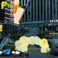 Avec éclairage LED Ballon gonflable en forme d'arche en forme de nuage pour l'affichage d'événements