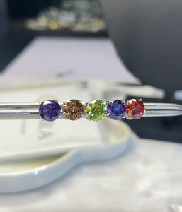 Boucles d'oreilles clous rondes en zircone cubique de 10 mm, personnalisables en différentes couleurs, solitaires en zircone, bijoux de mode - Product Image 4