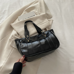 Sac à dos en cuir PU style moto rétro Maillard de style européen pour femme, nouveau modèle 2026, tendance et grande capacité - Product Image 1