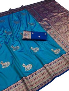 Sari en soie bleue de créateur exclusif avec broderie paon et bordure dorée, traditionnel pour les mariages, les fêtes et les festivals, pour femmes - Product Image 3