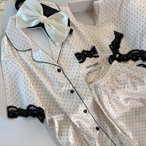 Set di <span class=keywords><strong>pigiami</strong></span> in raso ricamato regolare di base su misura 2 pezzi <span class=keywords><strong>pigiami</strong></span> in bianco di <span class=keywords><strong>seta</strong></span> da <span class=keywords><strong>donna</strong></span> Set <span class=keywords><strong>pigiami</strong></span> in raso - Product Image 4